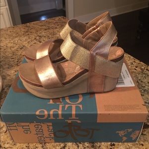 OTBT Bushnell Gold Wedges Sandals